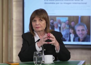 Bullrich habló de su futuro presidencial: "una tiene que saber esperar su momento" Bullrich habló de su futuro presidencial: «una tiene que saber esperar su momento»
