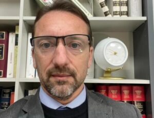 Cada vez más jóvenes sin cobertura médica por la pérdida de empleo formal