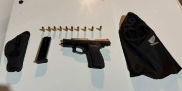 Detuvieron a un hombre y le secuestraron una pistola 9 milímetros y un pasamontañas Detuvieron a un hombre y le secuestraron una pistola 9 milímetros y un pasamontañas