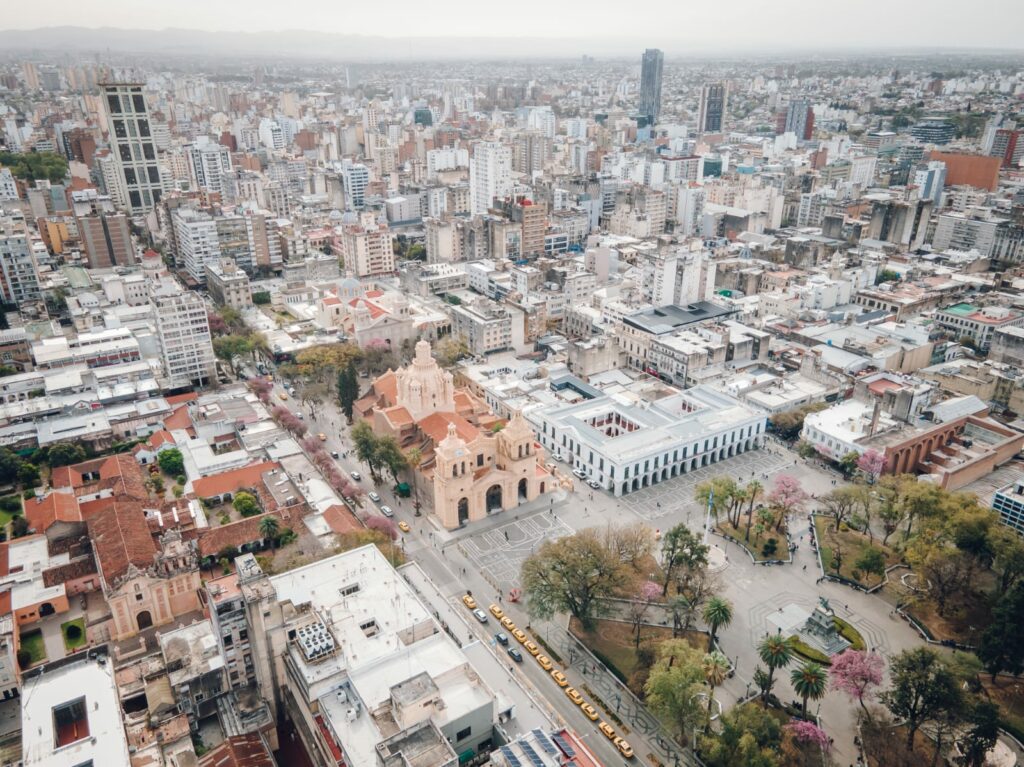Visita del Papa León XIV: transporte y cómo llegar desde el interior y otras provincias