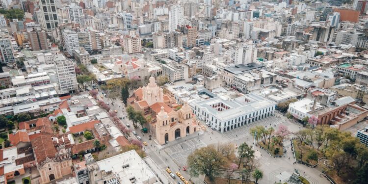 La ciudad de Córdoba se prepara para la visita del papa León XIV.