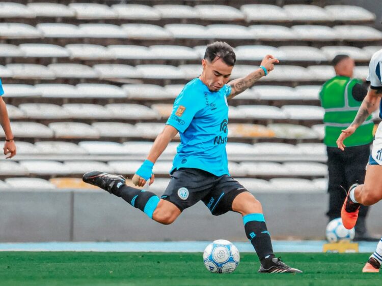 Victoria. El capitán del Celeste en el último clásico ante Talleres.