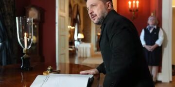 Zelenski dialogó con funcionarios estadounidenses tras los reclamos de Ucrania