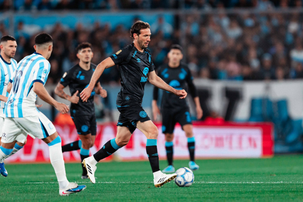 Belgrano le gana 1-0 a Racing con un gol de Zelarayán Belgrano le gana 1-0 a Racing con un gol de Zelarayán