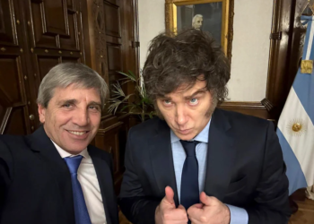 Caputo y Milei apuestan a que la Ley de Inocencia Fiscal ayude a reactivar la economía con la circulación de ahorros “del colchón”.