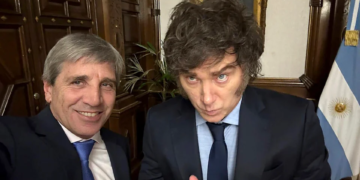 El Gobierno reglamentó la Ley de Inocencia Fiscal y simplificó el acceso al régimen Caputo y Milei apuestan a que la Ley de Inocencia Fiscal ayude a reactivar la economía con la circulación de ahorros “del colchón”.