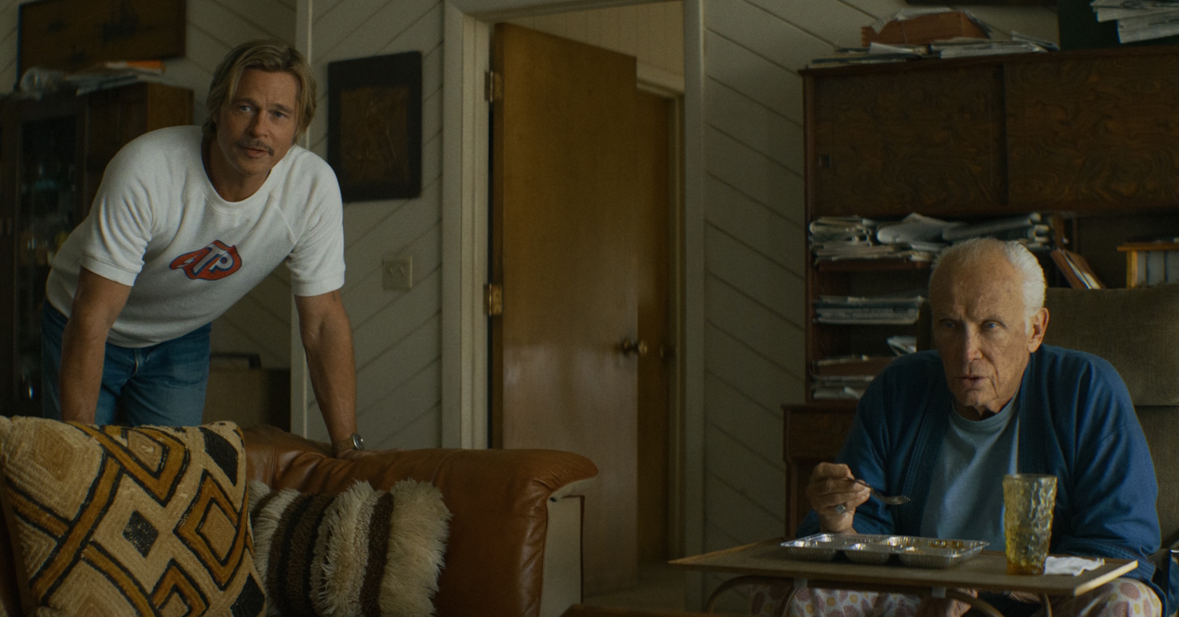 Brad Pitt retoma su papel de Cliff Booth en la nueva película de David Fincher Brad Pitt retoma su papel de Cliff Booth en la nueva película de David Fincher