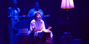 “Cuando las luces tiemblan”, las sombras también hablan