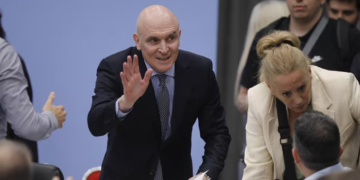 La Justicia congeló bienes de Espert por $1.000 millones y le prohibió salir del país