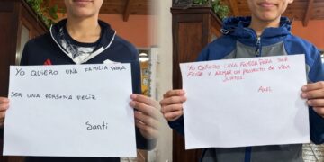 Santi y Axel buscan una familia que los adopte juntos en Córdoba