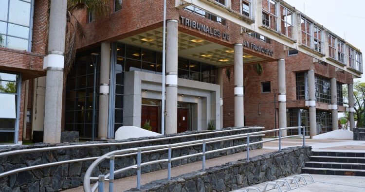 San Francisco será la primera sede judicial del interior en completar la implementación del PDA laboral San Francisco incorporará desde el 2 de noviembre las demandas por enfermedades profesionales rechazadas por la Comisión Médica al procedimiento abreviado laboral, convirtiéndose en la primera sede judicial del interior en completar su implementación.