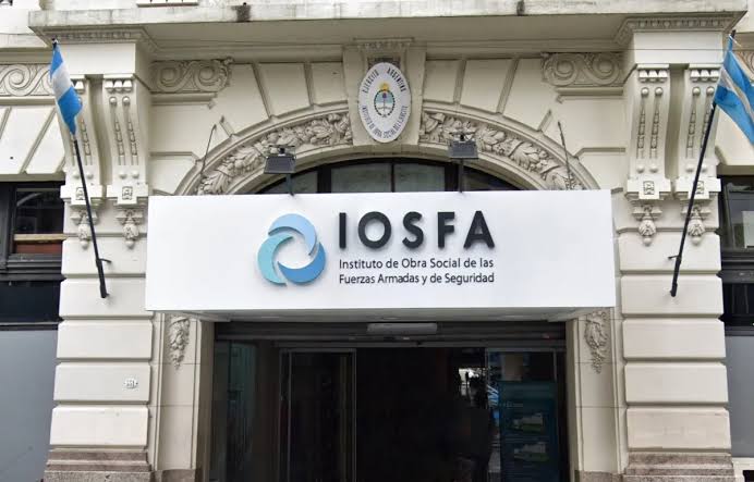 La crisis de la obra social militar pone en riesgo siete hoteles en Córdoba La crisis de la obra social militar pone bajo incertidumbre el futuro de siete hoteles en Córdoba y la continuidad laboral de unos 280 trabajadores.