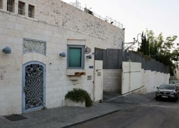 Israel ordena la salida de 20 diplomáticos británicos y frena las operaciones de su consulado en Jerusalén