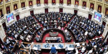 El Gobierno negocia contrarreloj para conseguir el dictamen
