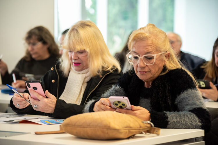 Membresía, cuidados, humor y autonomía financiera para todas las edades