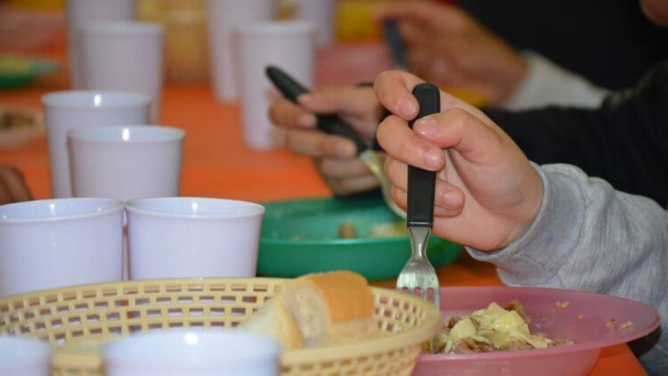 Los comedores y merenderos barriales enfrentan una demanda alimentaria cada vez mayor, en un contexto de dificultades económicas que afecta a numerosas familias y pone al límite los recursos disponibles para asistirlas.