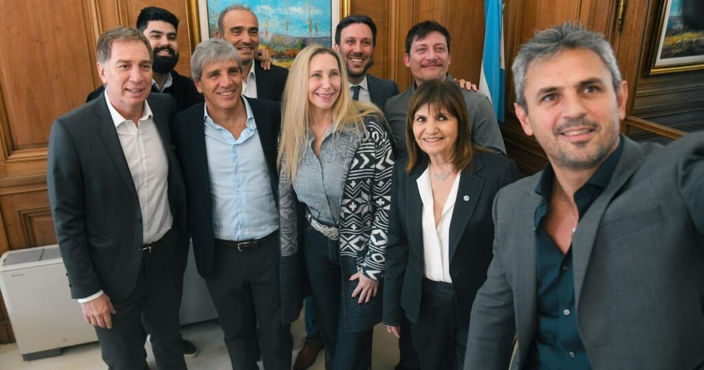 El Gobierno no logra destrabar la reforma electoral ni el Presupuesto 2027 y evalúa llevarlos a extraordinarias