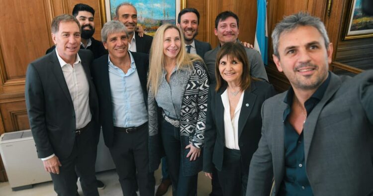 El Gobierno no logra destrabar la reforma electoral ni el Presupuesto 2027 y evalúa llevarlos a extraordinarias